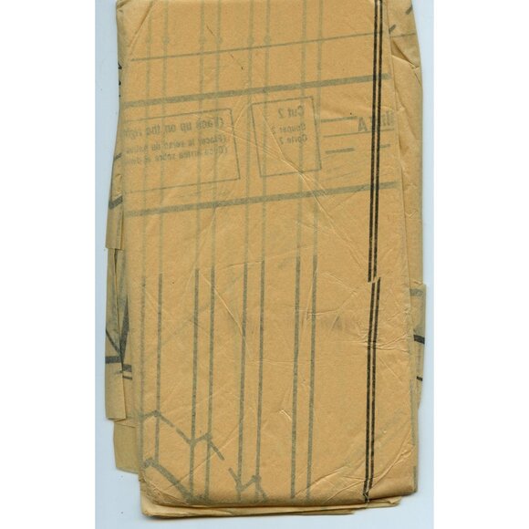 Vogue 7256 Misses Aprons Sewing Pattern Size Medium Bust 34-36" 12 Pieces Uncut - Picture 4 of 4